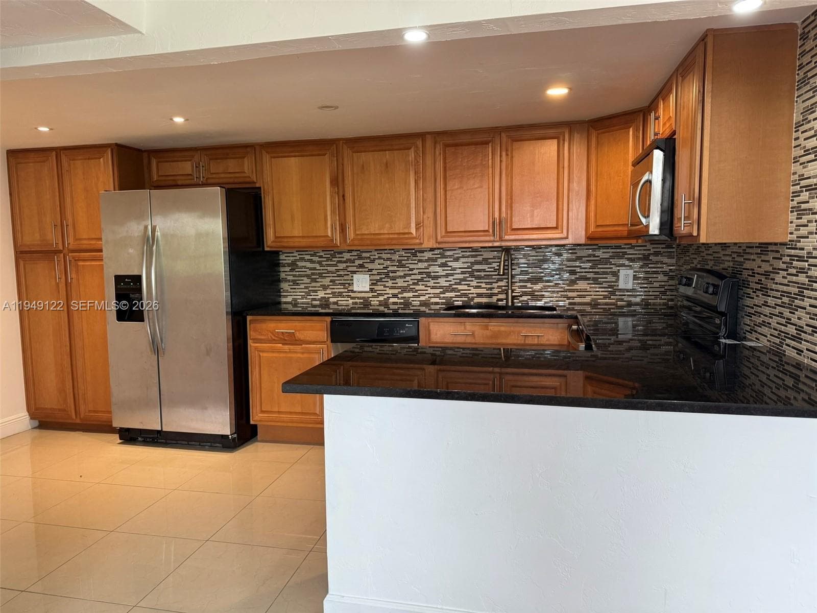 WATERWAY ISLES CONDO · #412 in North Miami Beach - Photo 3