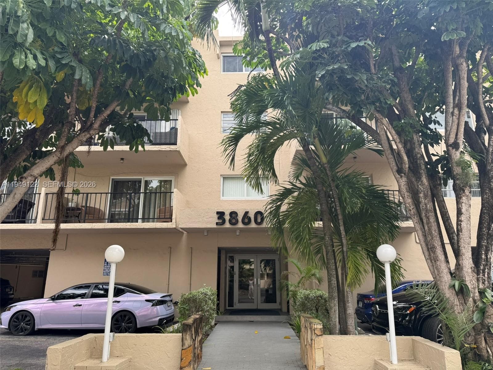 WATERWAY ISLES CONDO · #412 in North Miami Beach - Photo 1