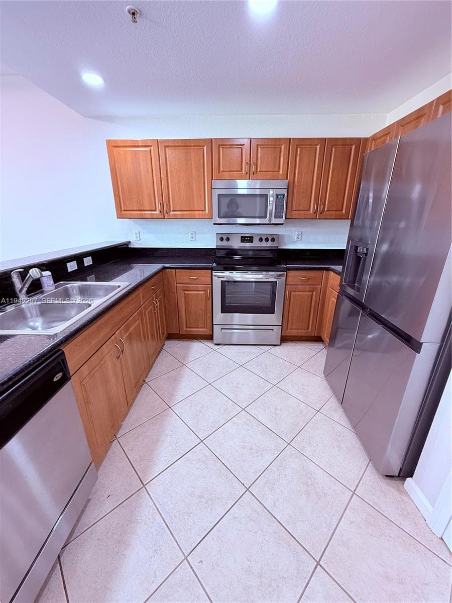 PROMENADE SHORES AT DORAL · #207 in Doral - Photo 9