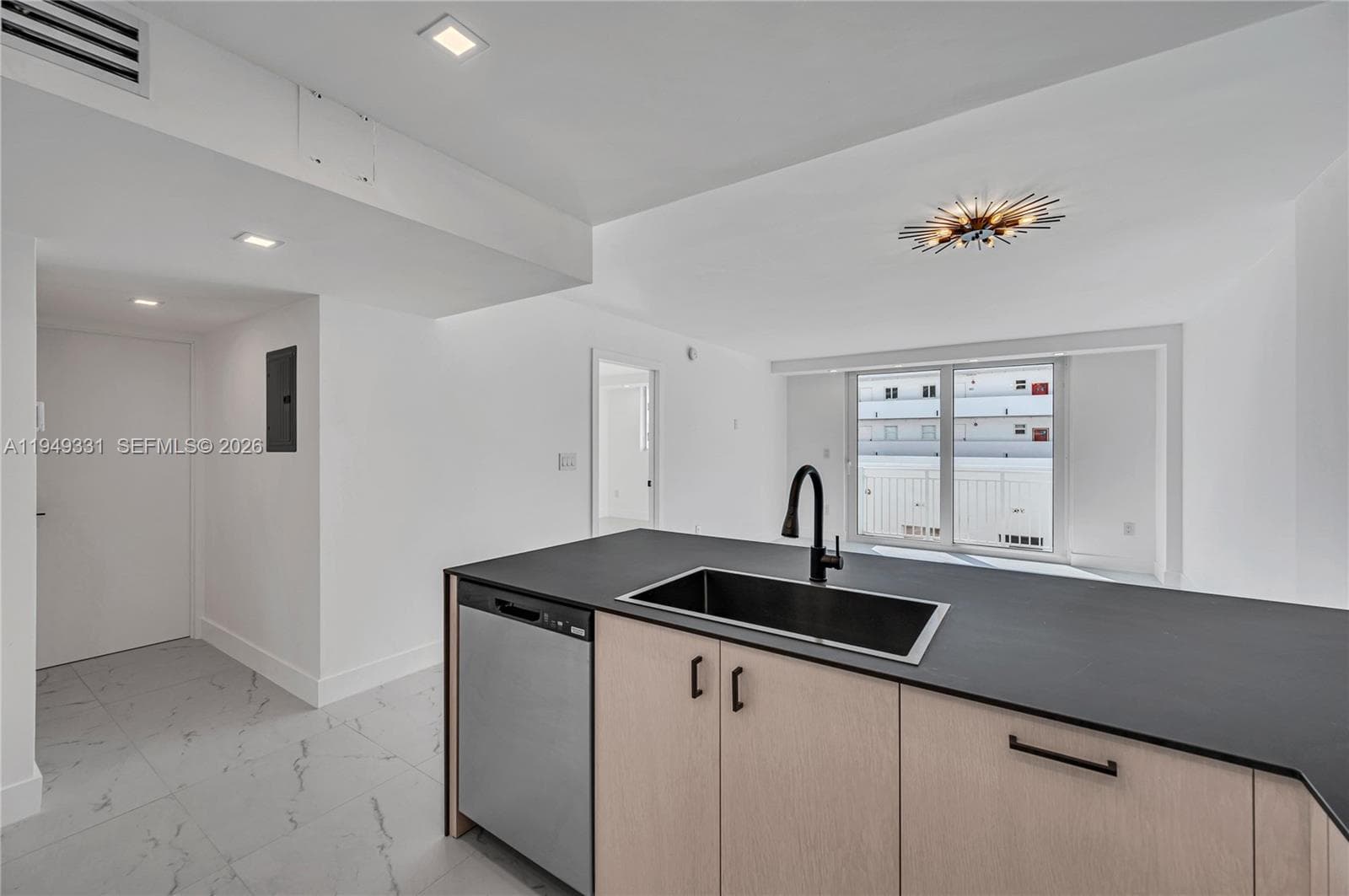 OCEAN POINT CONDO · #508 in Miami Beach - Photo 7