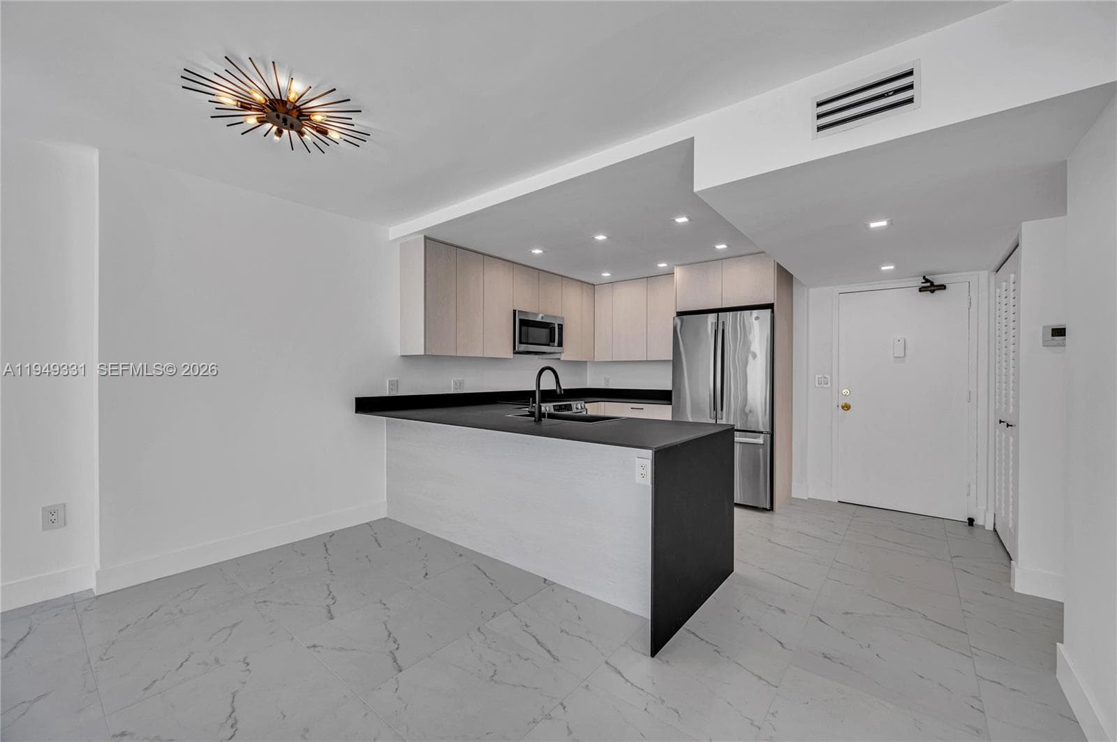 OCEAN POINT CONDO · #508 in Miami Beach - Photo 10