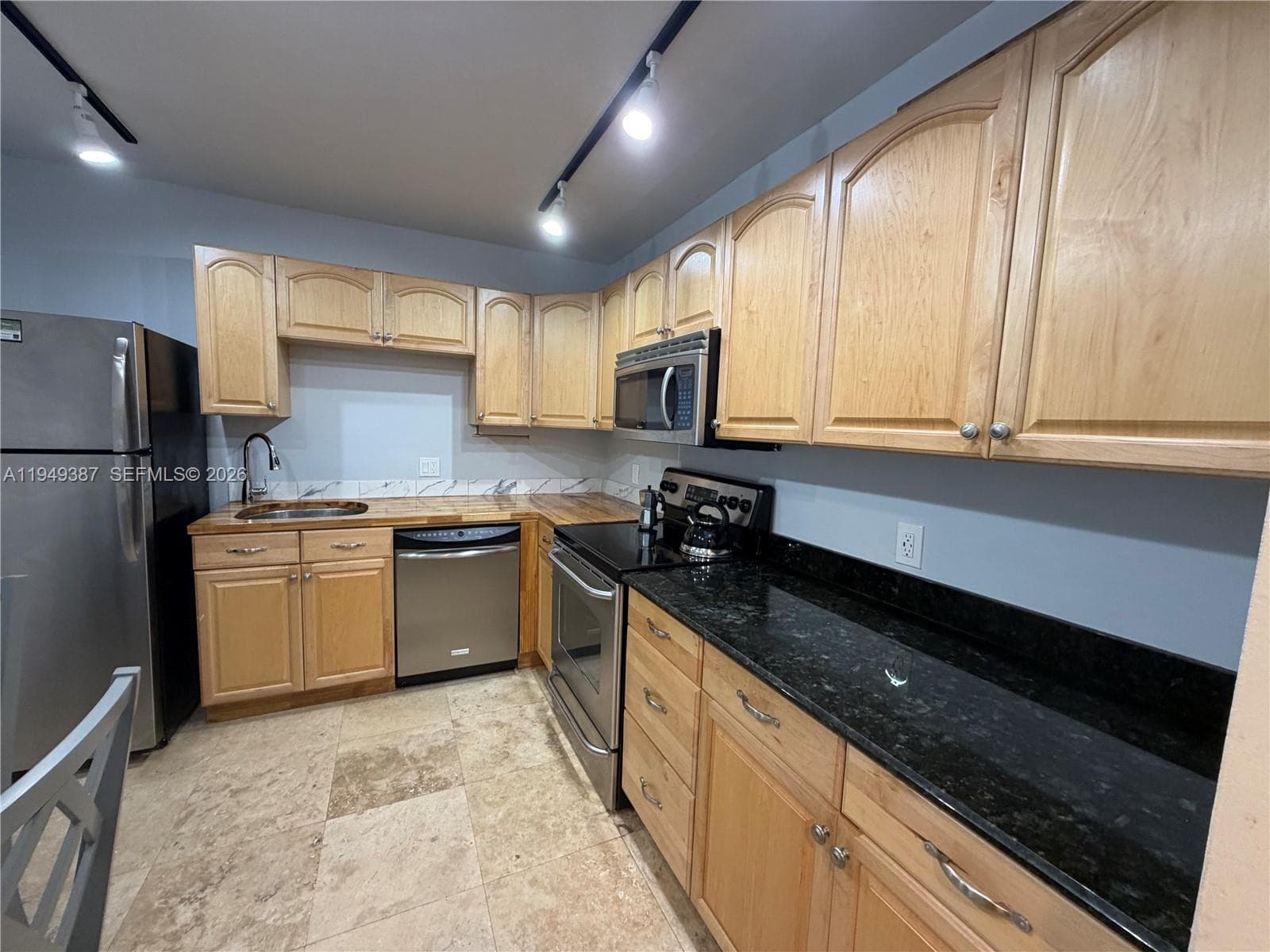 ADMIRALS PORT CONDO WEST · #111W in Aventura - Photo 7