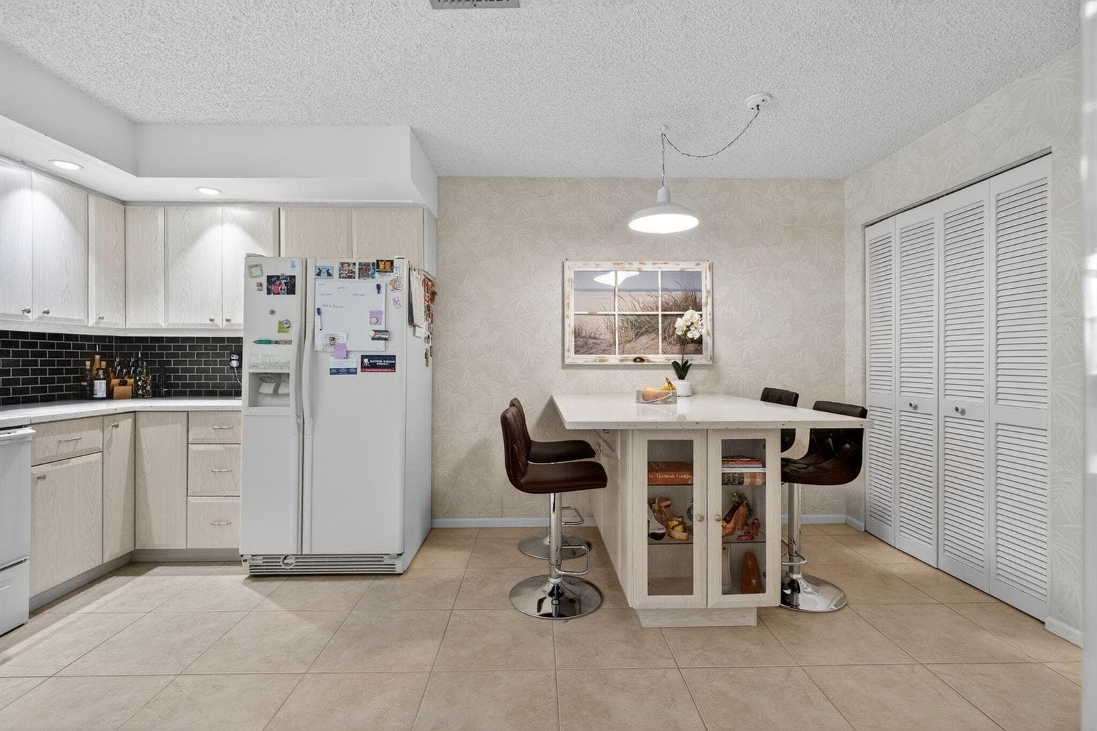 Table,pantry