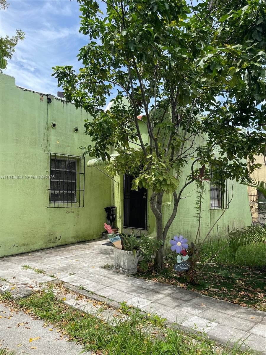 1120 NW 31st St photo 2