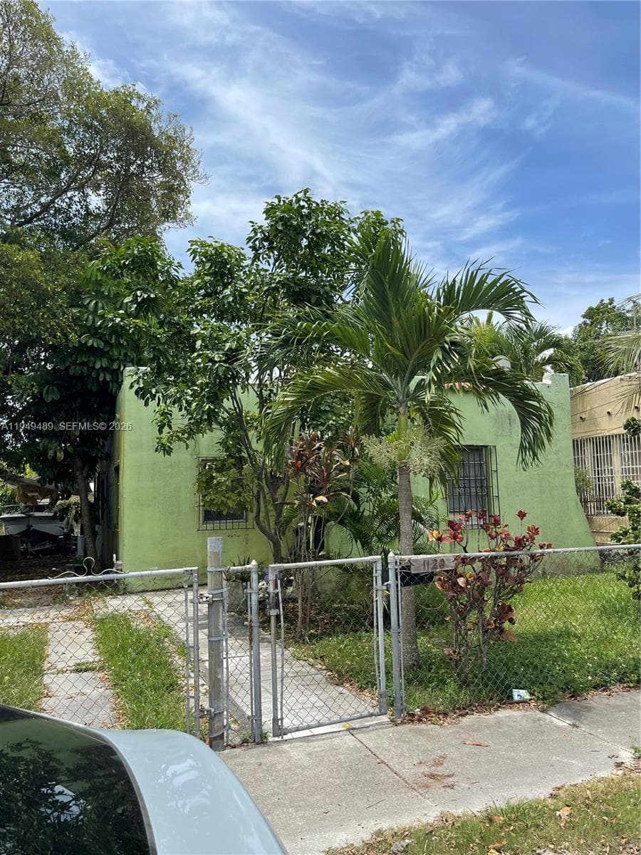 1120 NW 31st St photo 1