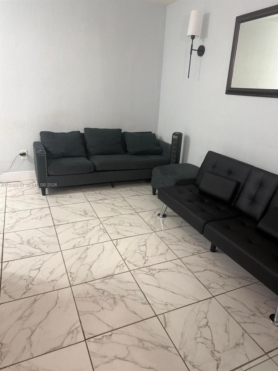 VILLAS DE ASTURIAS CONDO · #108 in Hialeah - Photo 8