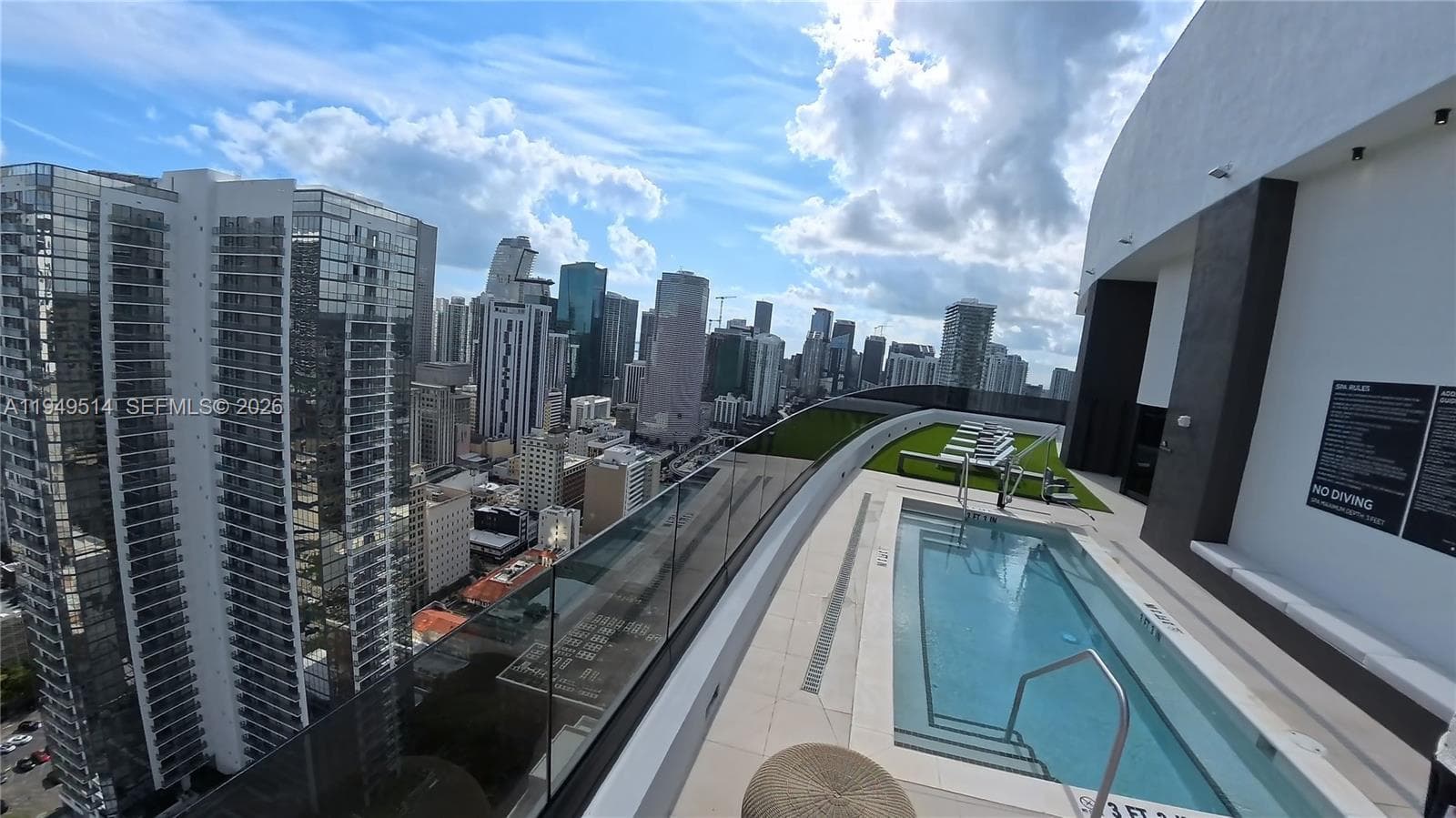 District 225 · #1812 in Miami - Photo 17