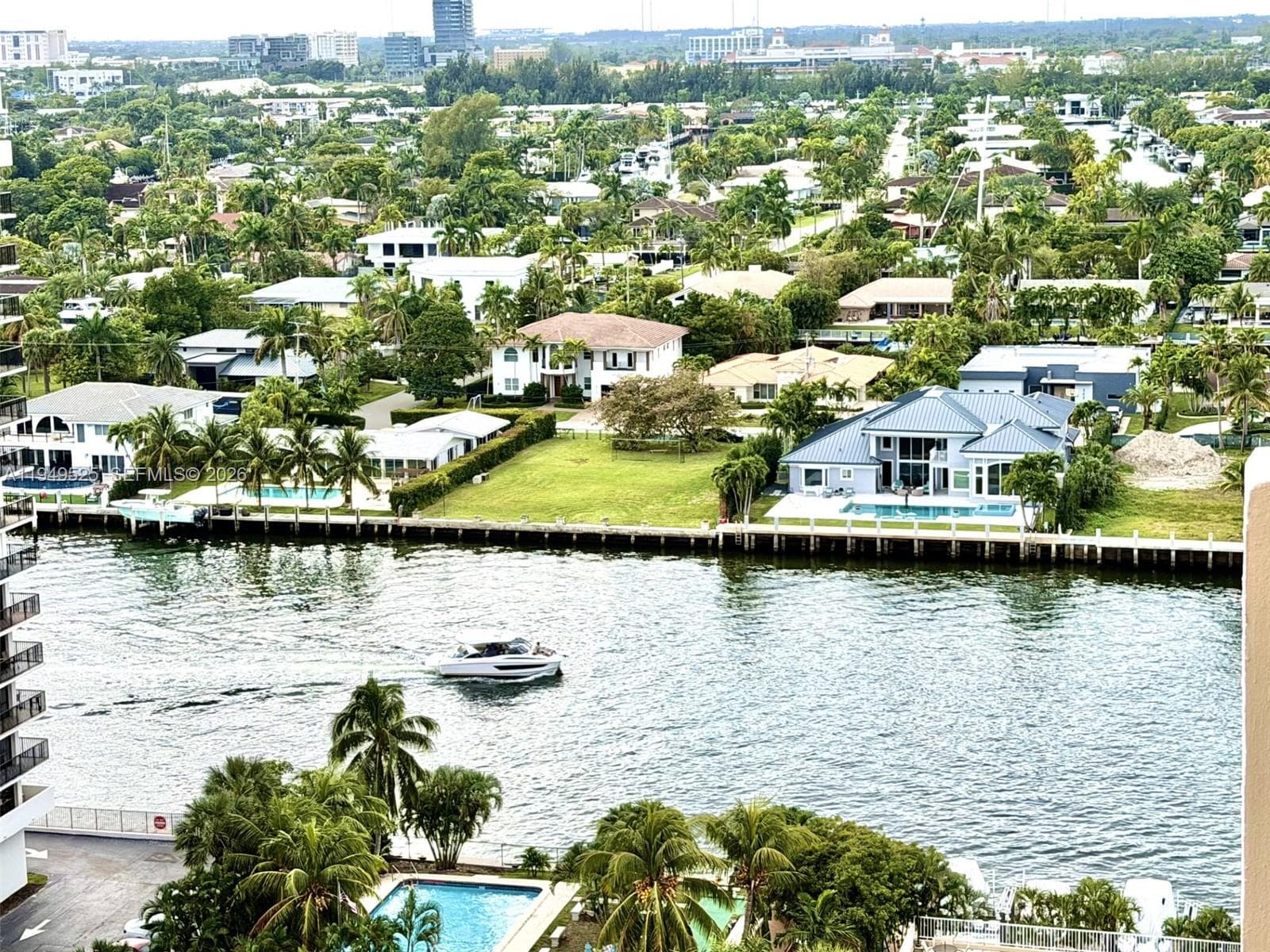 HEMISPHERES · #16C in Hallandale Beach - Photo 1