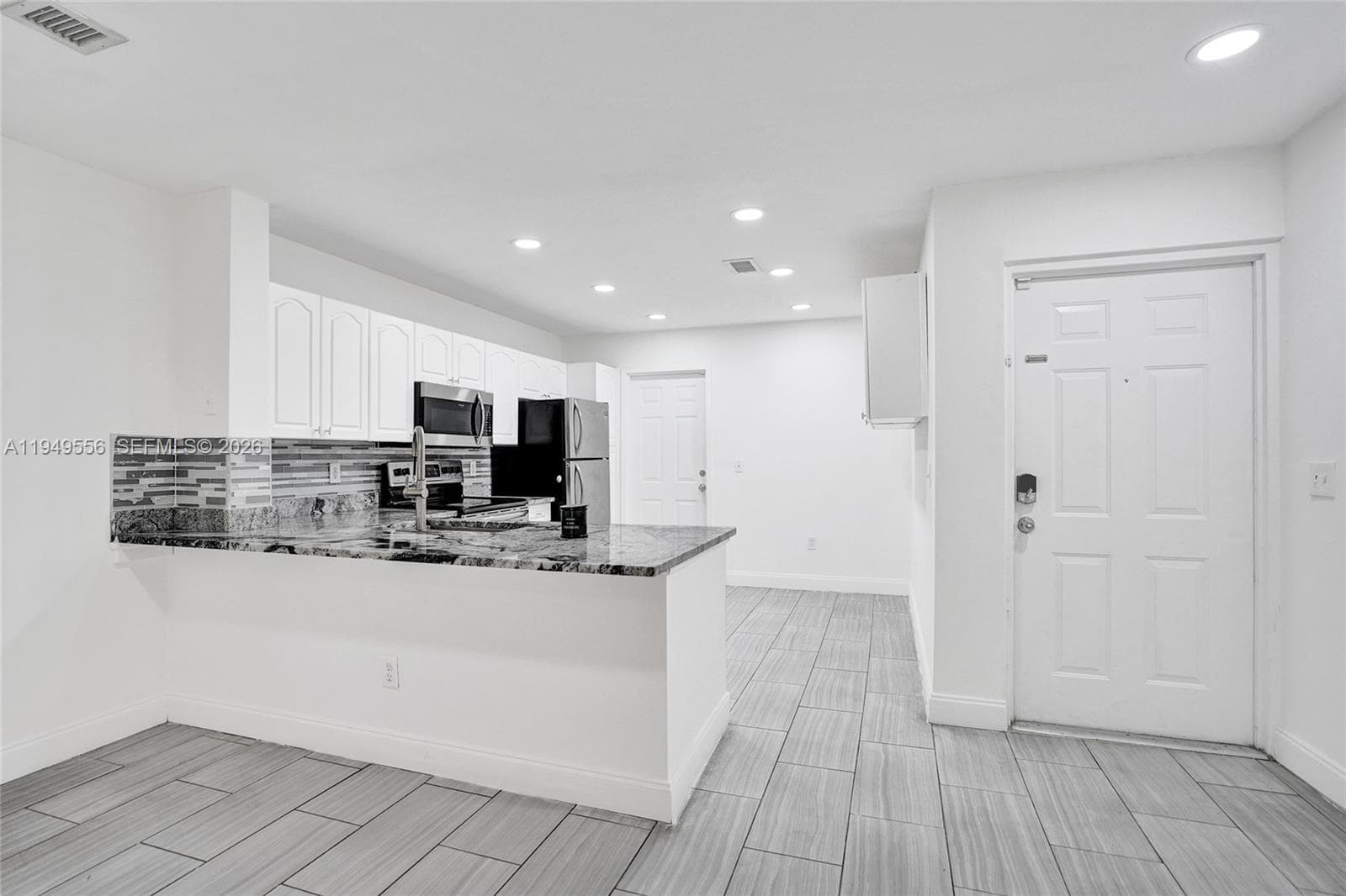 4183 Crystal Lake Dr photo 5