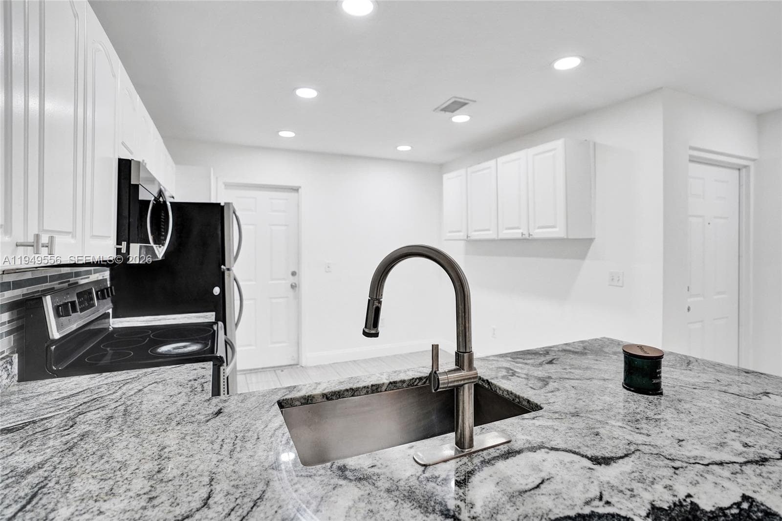 4183 Crystal Lake Dr photo 8