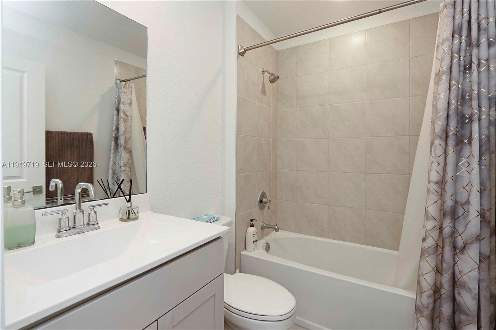 2432 SE 10th Ct photo 18