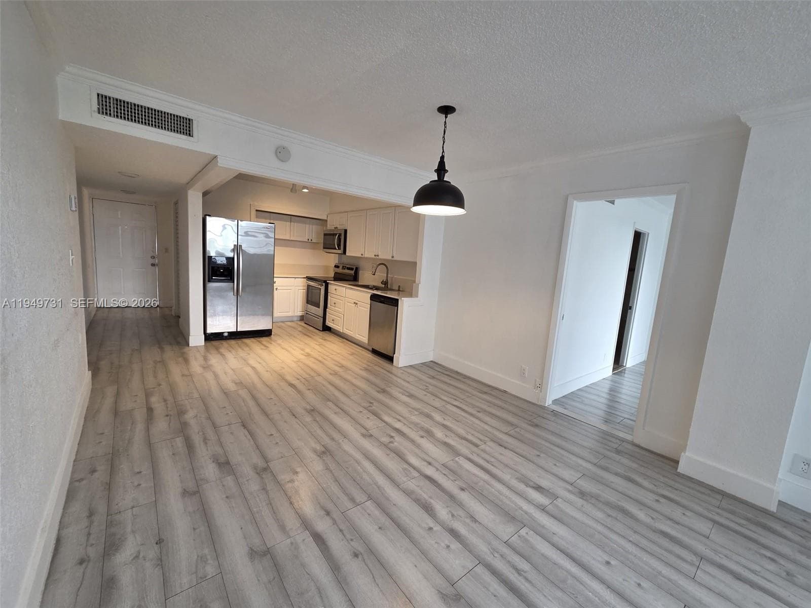 ISLAND SHORES CONDO · #405 in North Miami Beach - Photo 3