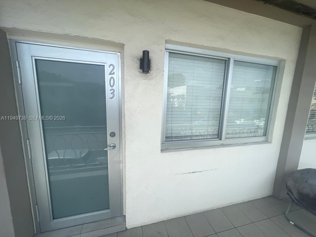 ERIKA CONDO · #203 in Miami Beach - Photo 6