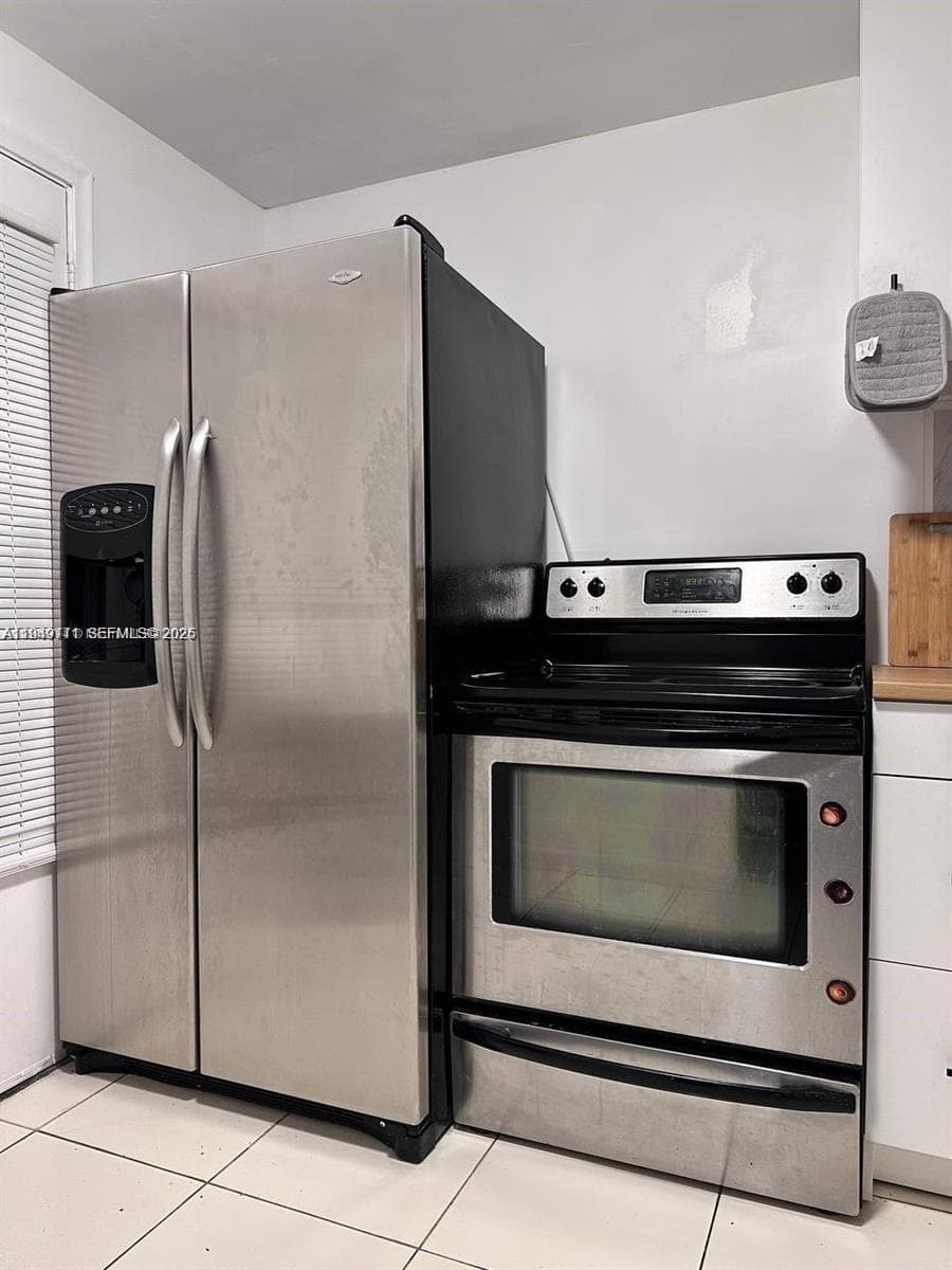 MEADOWBROOK TOWERS · #106 in Hallandale Beach - Photo 10
