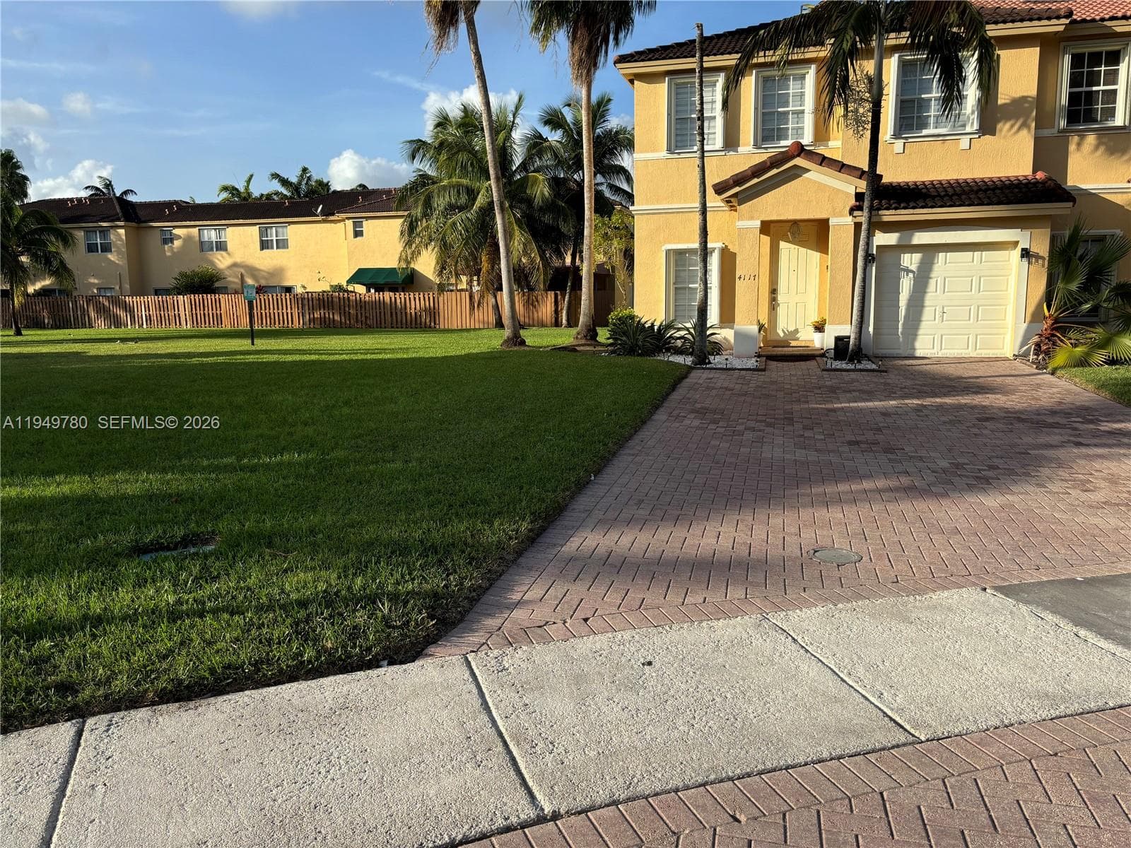 4117 NE 24th Dr photo 2
