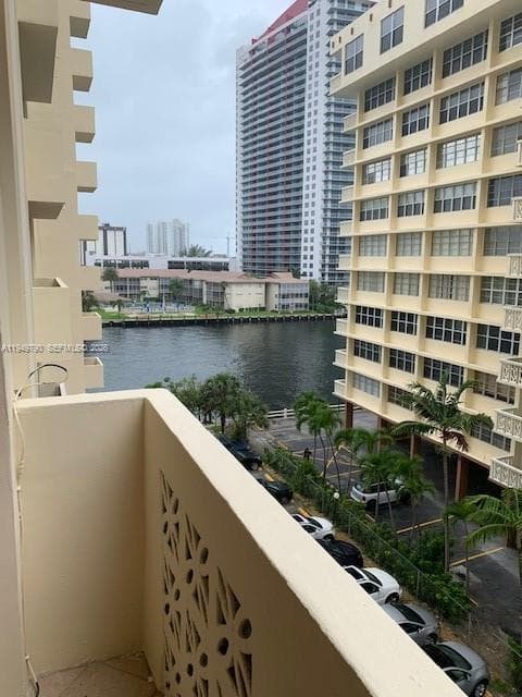 Plaza Tower North · #607 in Hallandale Beach - Photo 10