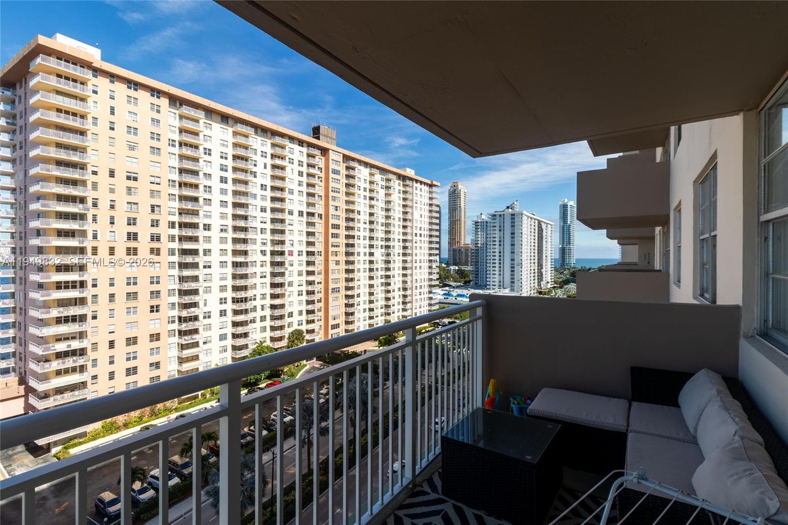 WINSTON TOWERS 100 CONDO · #1115 in Sunny Isles Beach - Photo 2