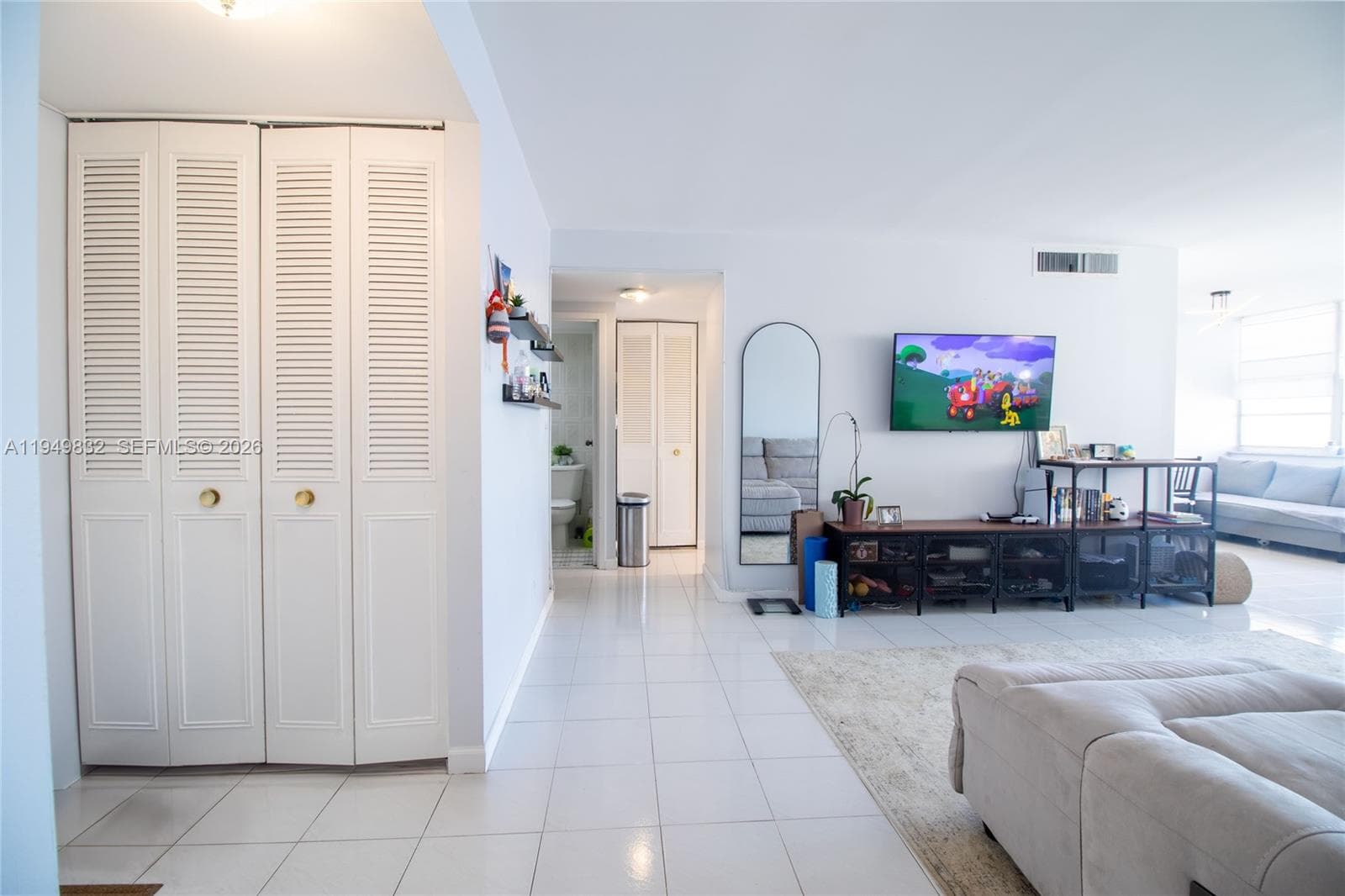WINSTON TOWERS 100 CONDO · #1115 in Sunny Isles Beach - Photo 6