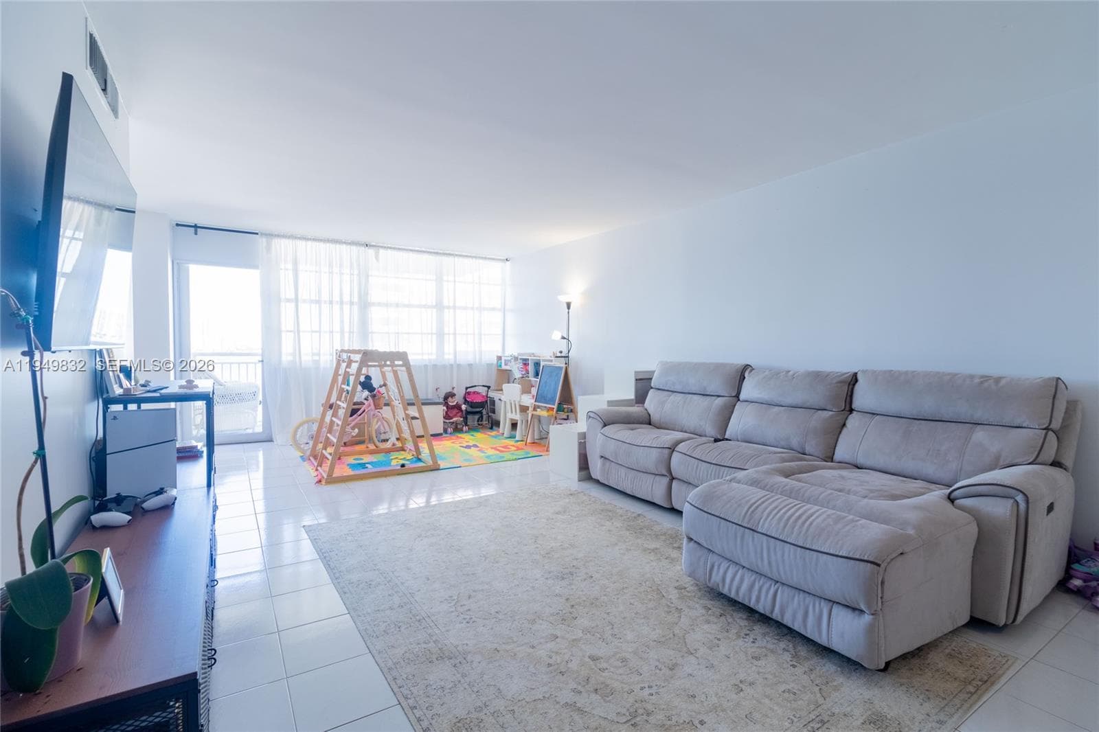 WINSTON TOWERS 100 CONDO · #1115 in Sunny Isles Beach - Photo 5