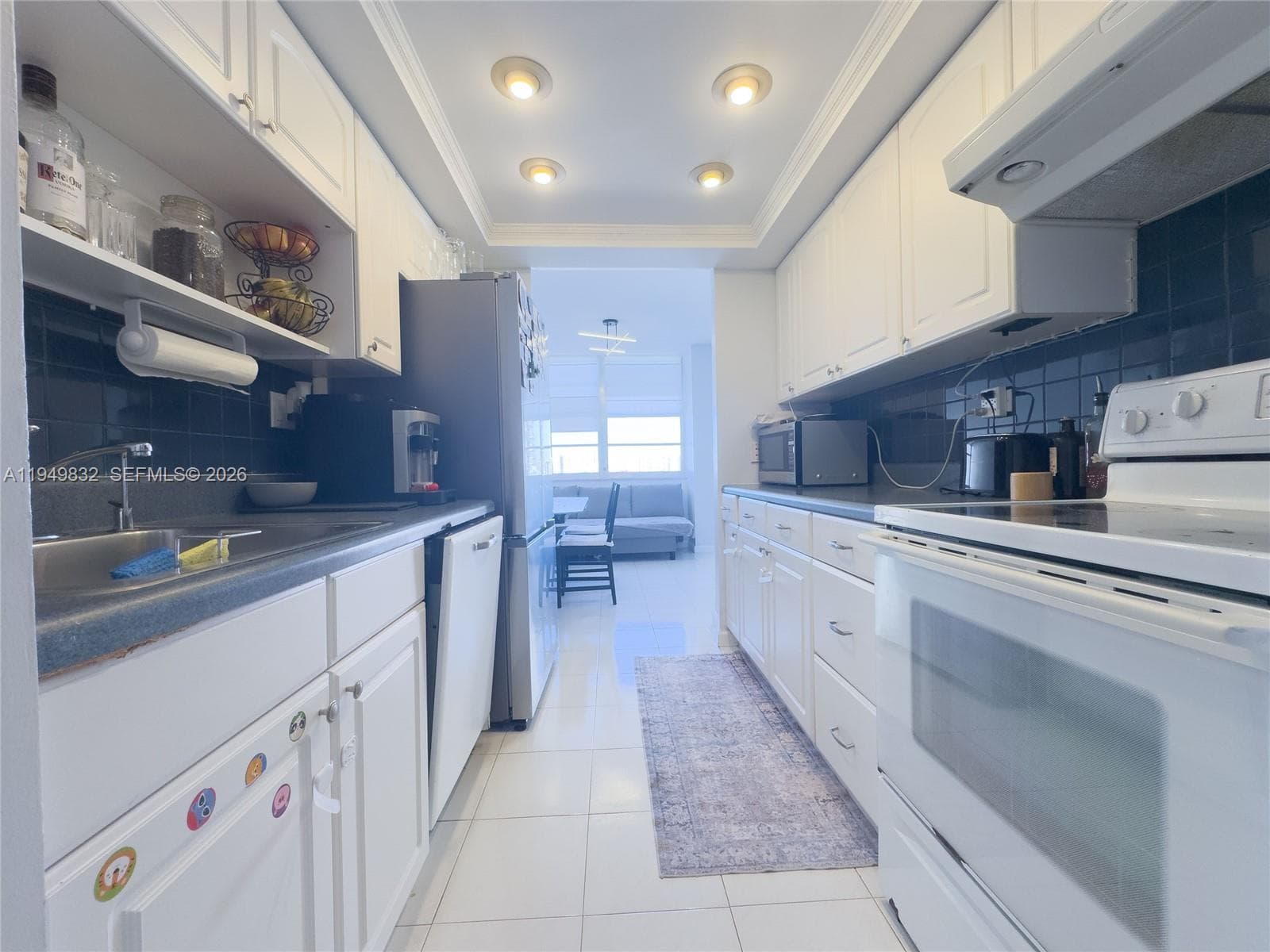 WINSTON TOWERS 100 CONDO · #1115 in Sunny Isles Beach - Photo 9