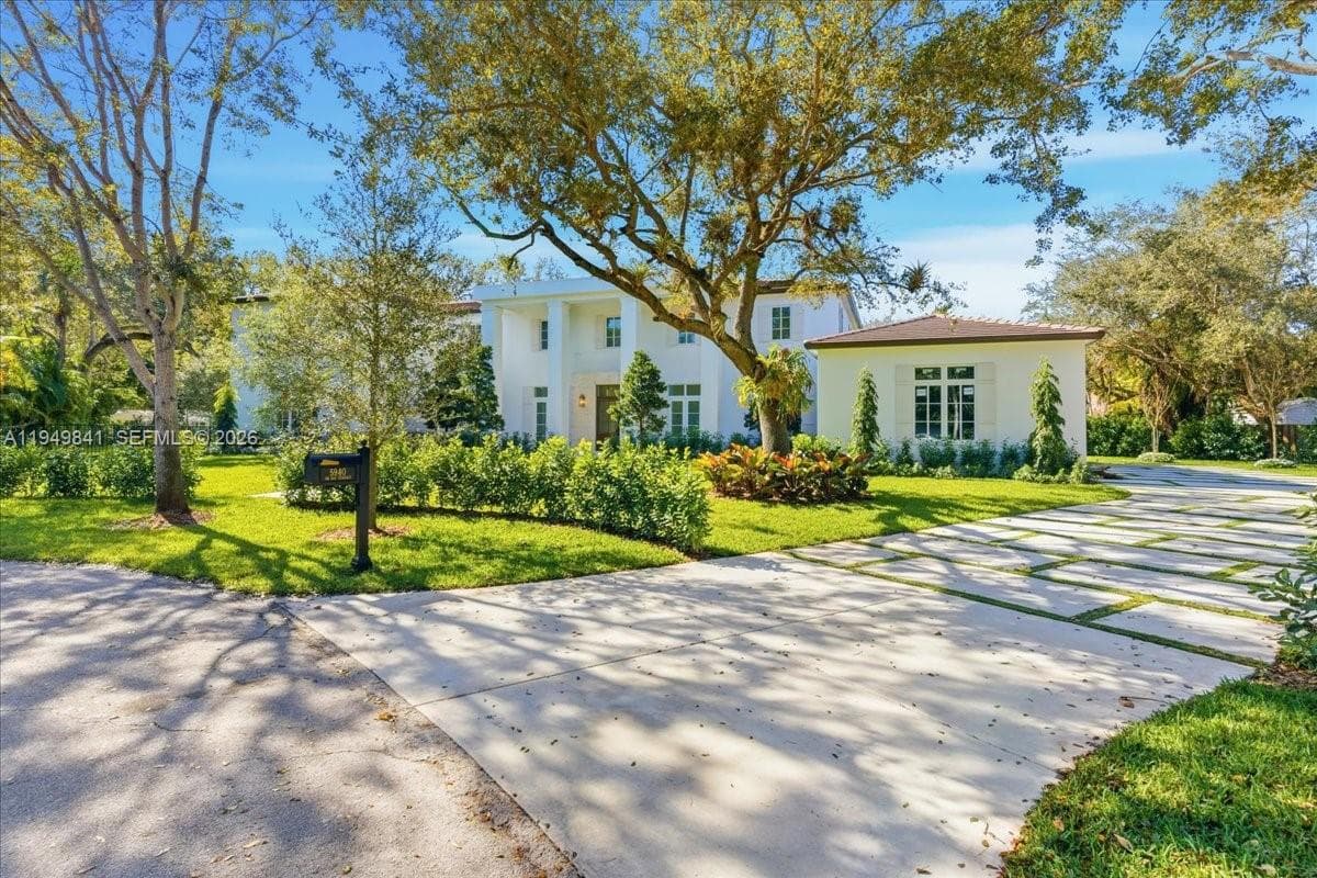 5940 SW 100th Ter photo 2