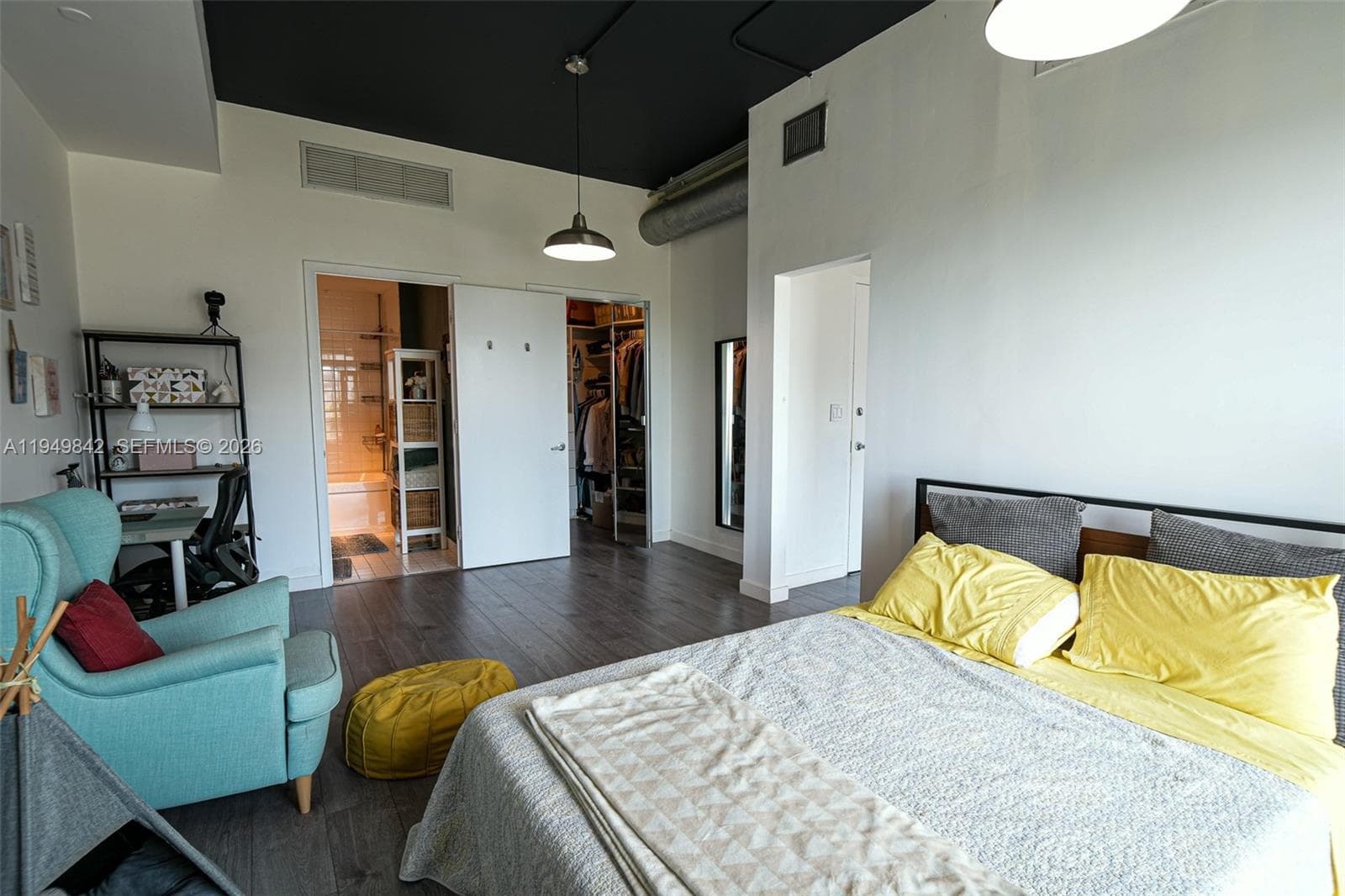 NEO CONDO · #1704 in Miami - Photo 26
