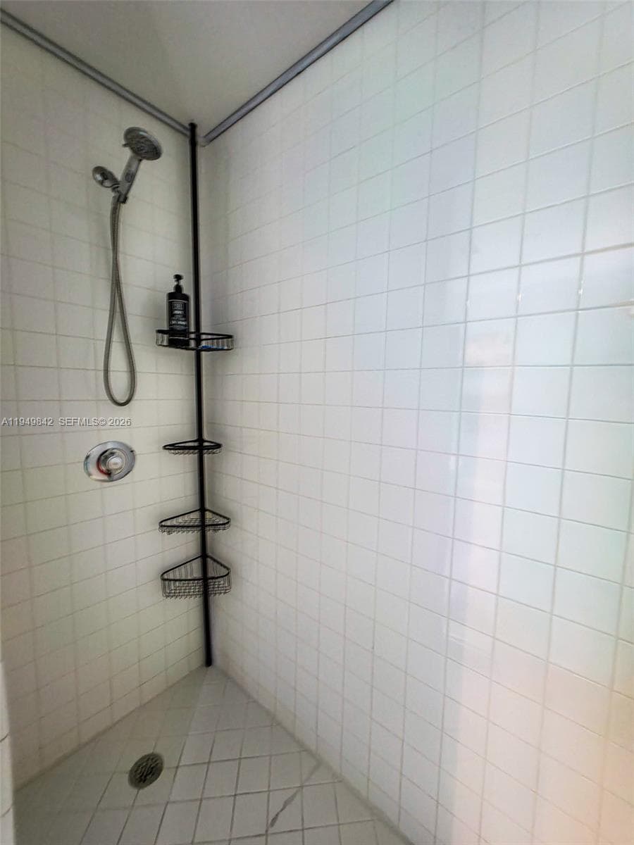 NEO CONDO · #1704 in Miami - Photo 22