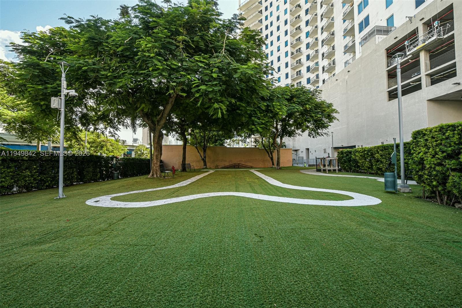 NEO CONDO · #1704 in Miami - Photo 32