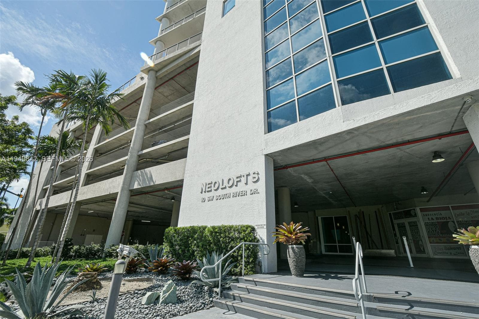 NEO CONDO · #1704 in Miami - Photo 1