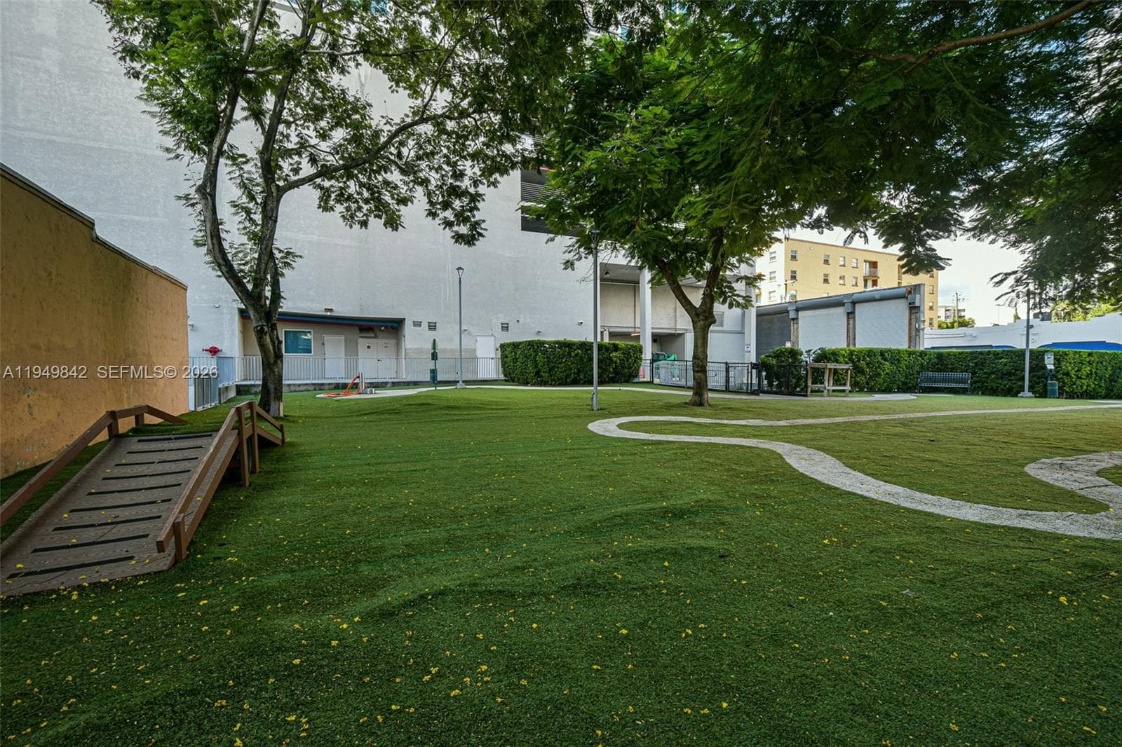 NEO CONDO · #1704 in Miami - Photo 33