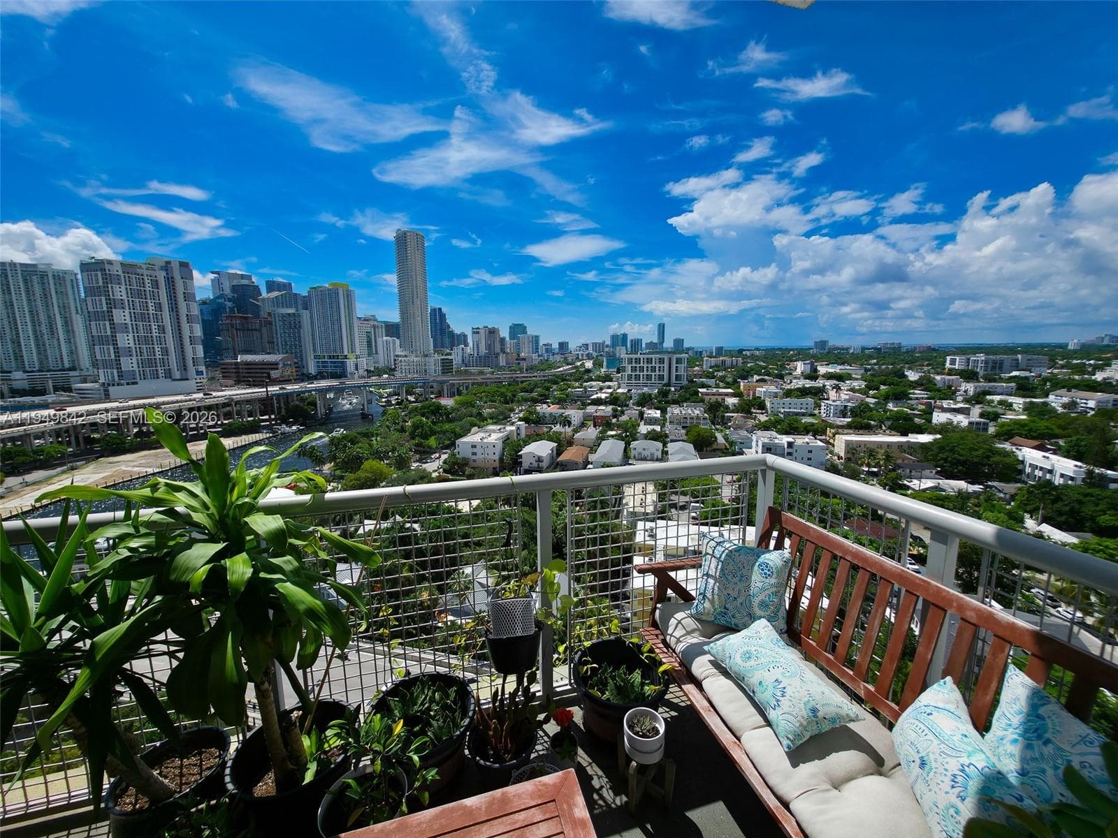 NEO CONDO · #1704 in Miami - Photo 40