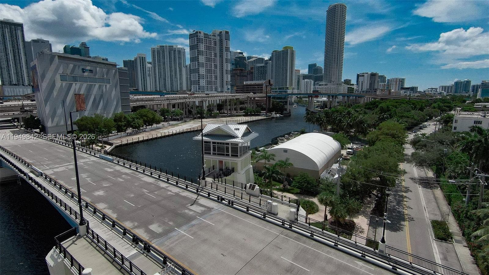 NEO CONDO · #1704 in Miami - Photo 39