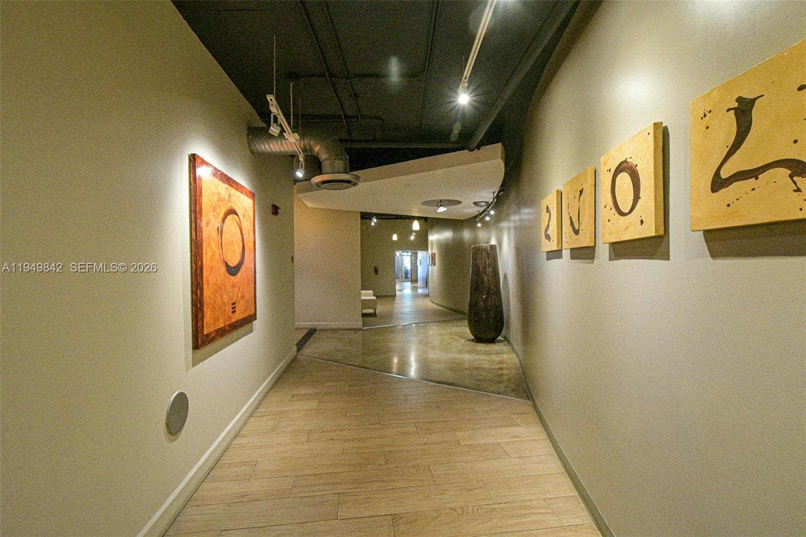 NEO CONDO · #1704 in Miami - Photo 4