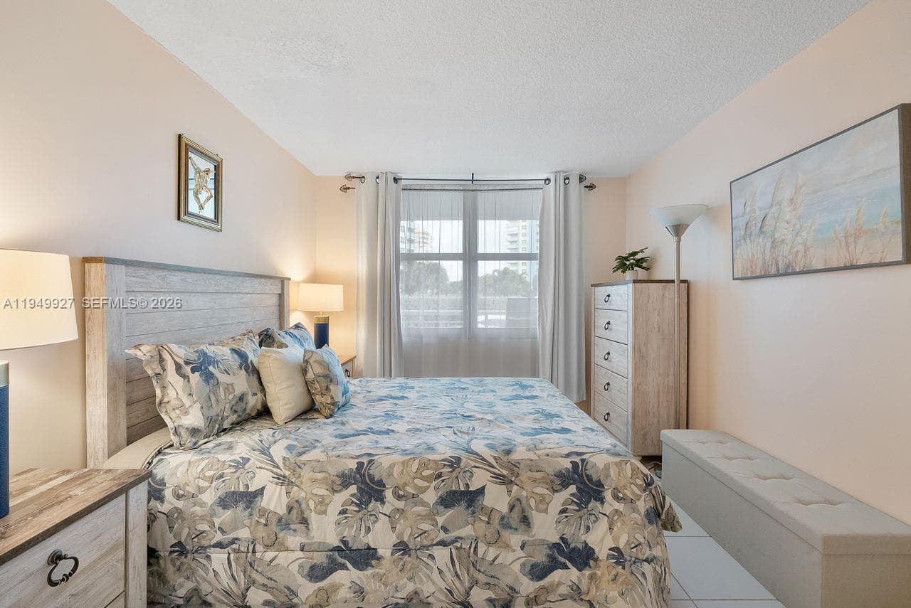 2nd Guest / Bedroom