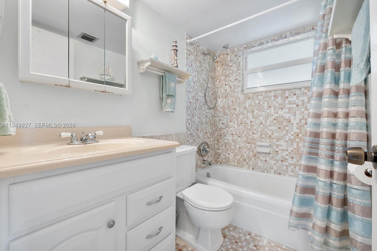 2nd Bathroom