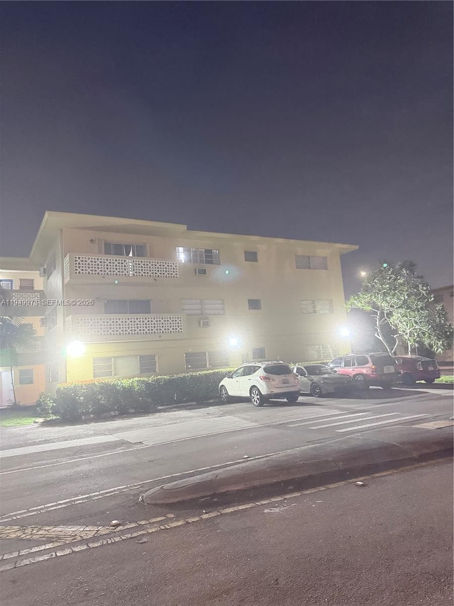 THE SANS SOUCI CONDOMINIU · #28 in North Miami - Photo 5