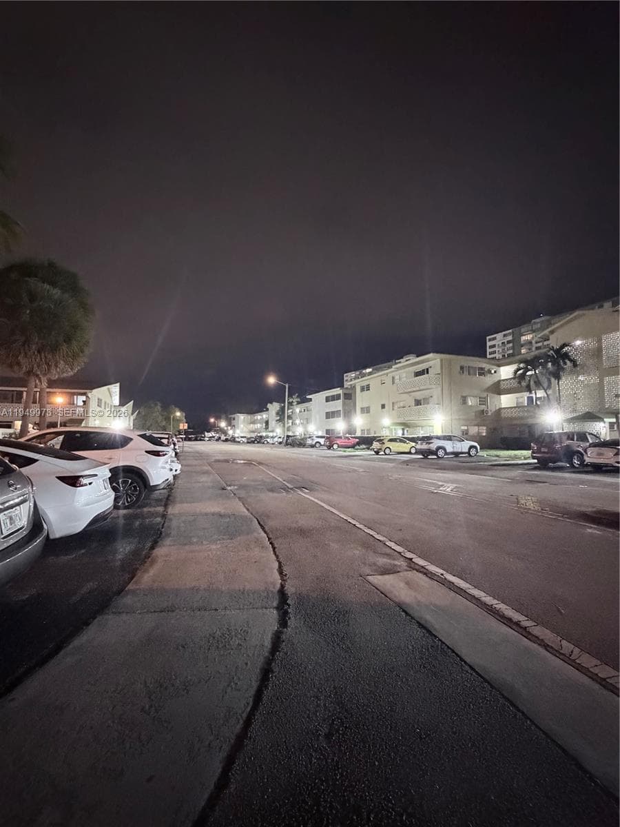THE SANS SOUCI CONDOMINIU · #28 in North Miami - Photo 24