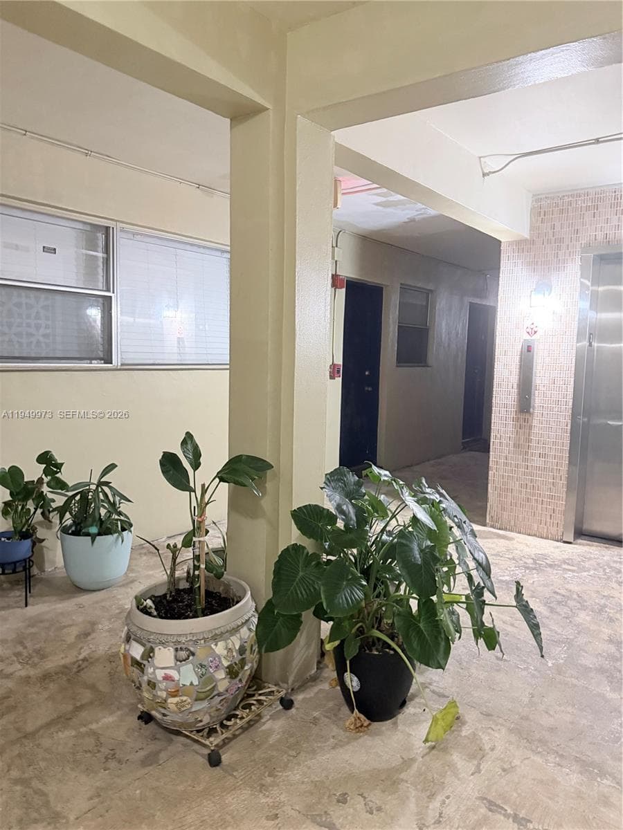 THE SANS SOUCI CONDOMINIU · #28 in North Miami - Photo 4