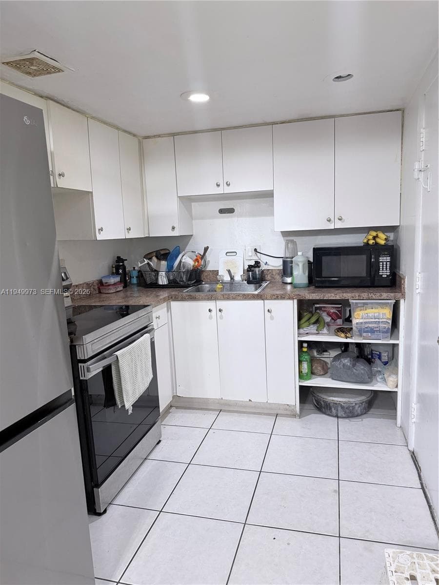 THE SANS SOUCI CONDOMINIU · #28 in North Miami - Photo 8