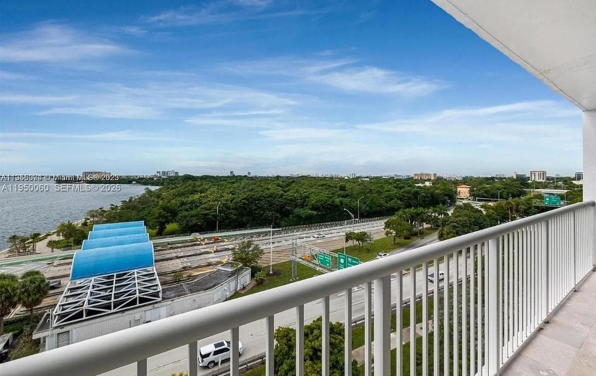BRICKELL BISCAYNE CONDO · #10H in Miami - Photo 10