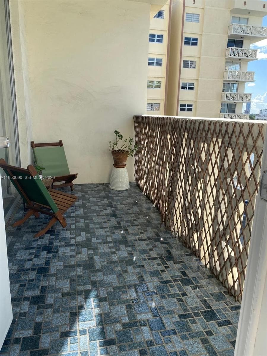 IMPERIAL TOWERS · #707 in Hallandale Beach - Photo 7