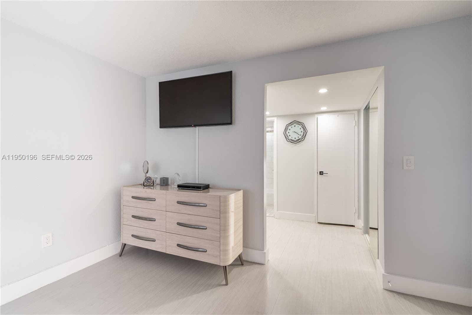 ARLEN BEACH CONDO · #1417 in Miami Beach - Photo 27