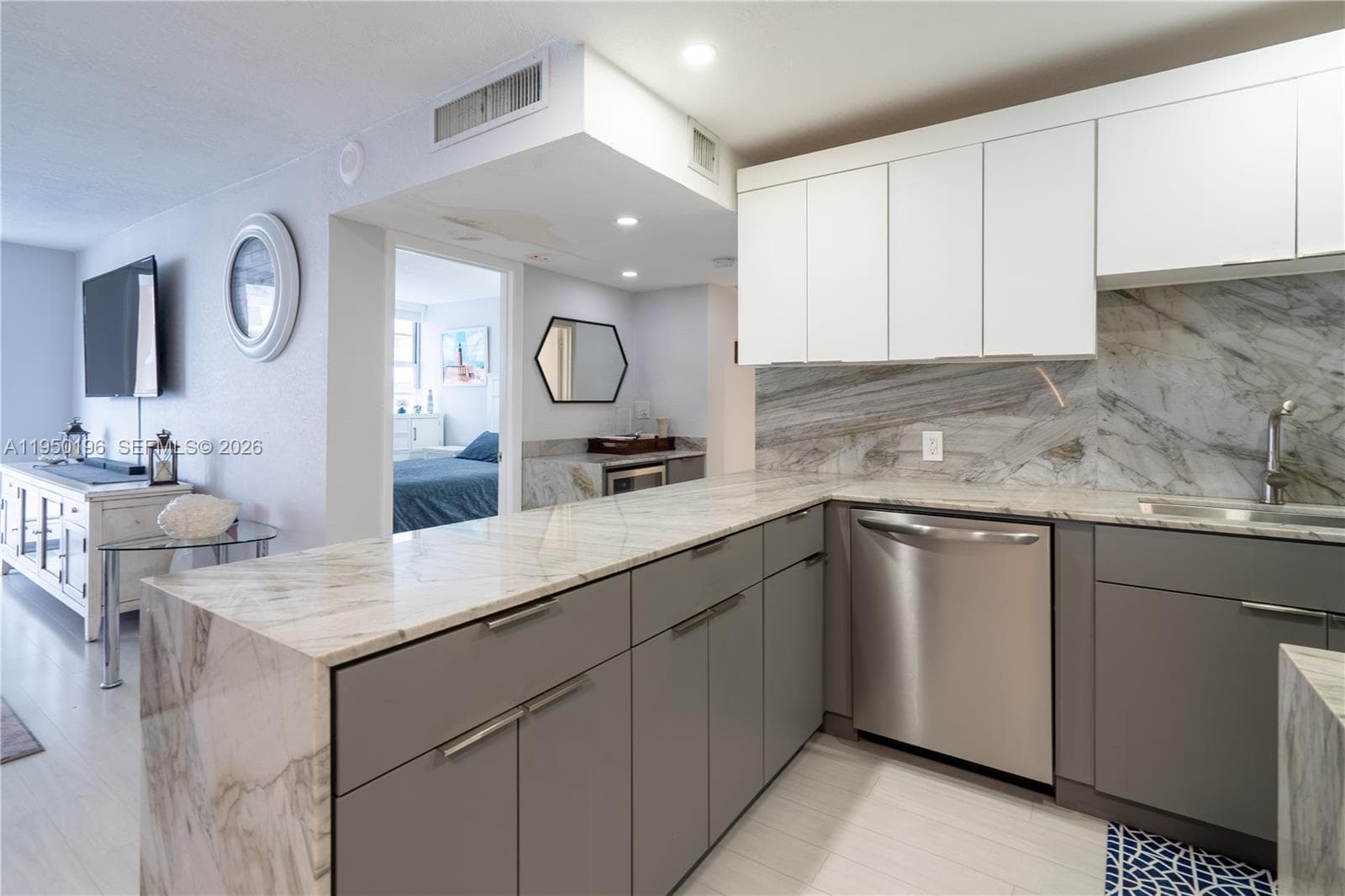 ARLEN BEACH CONDO · #1417 in Miami Beach - Photo 7