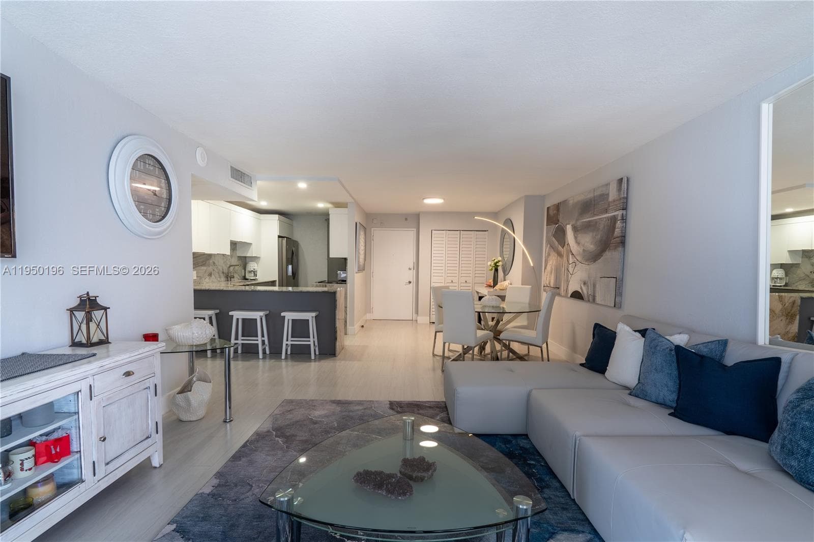 ARLEN BEACH CONDO · #1417 in Miami Beach - Photo 5