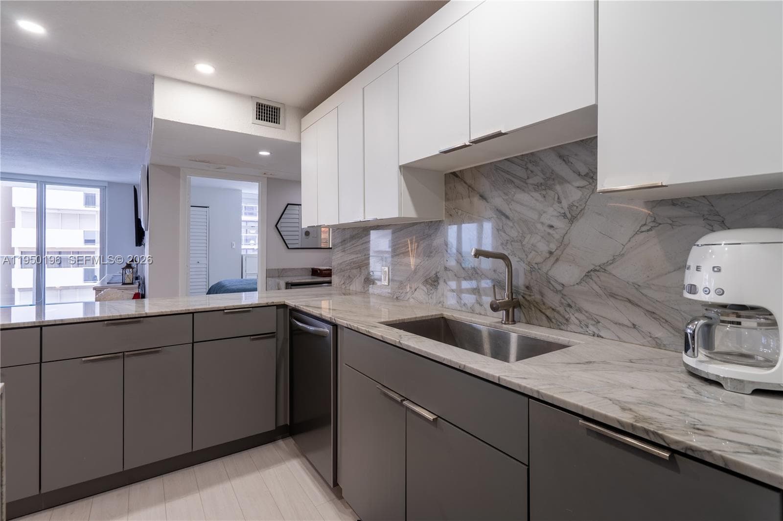 ARLEN BEACH CONDO · #1417 in Miami Beach - Photo 10