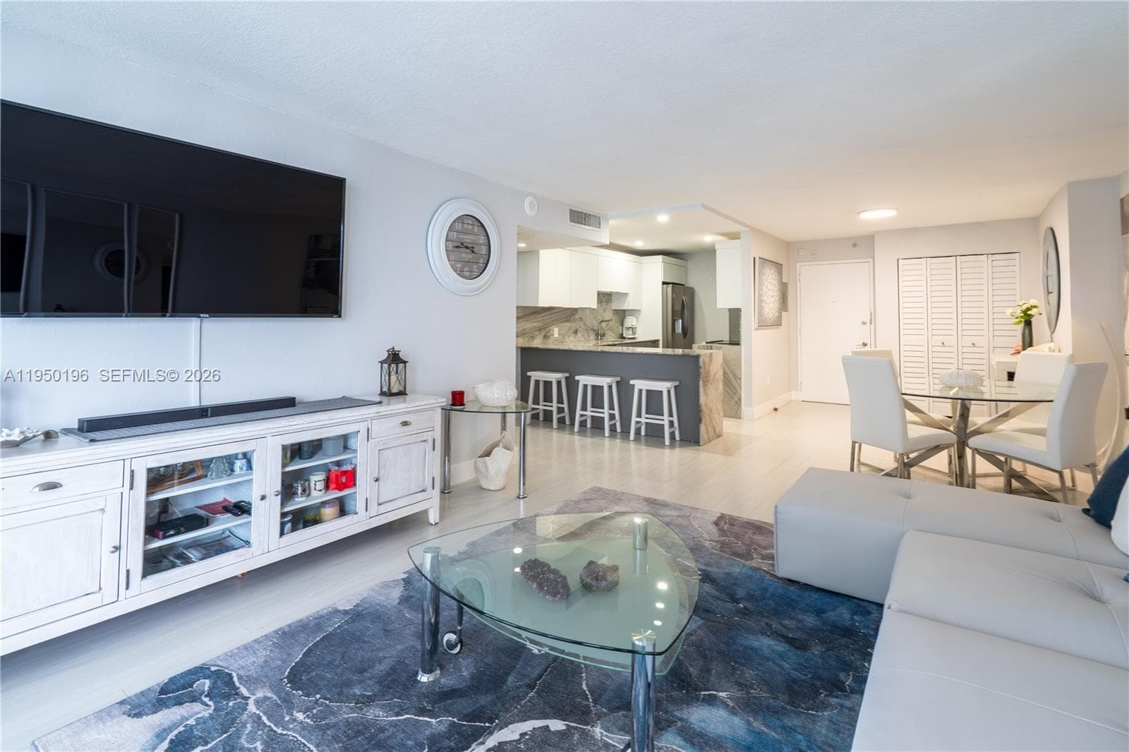 ARLEN BEACH CONDO · #1417 in Miami Beach - Photo 4