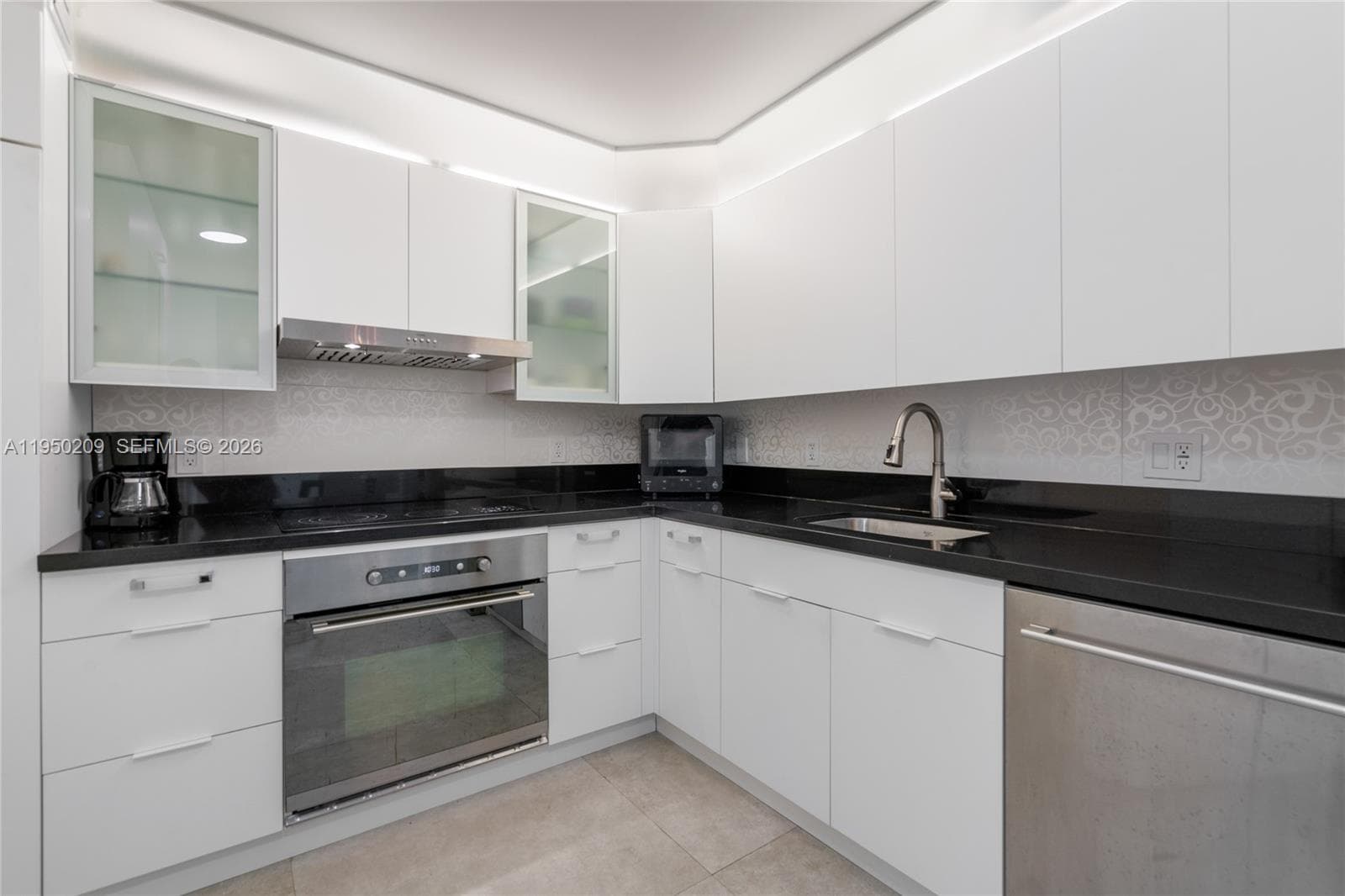 ROYAL EMBASSY CONDO · #15E in Miami Beach - Photo 3