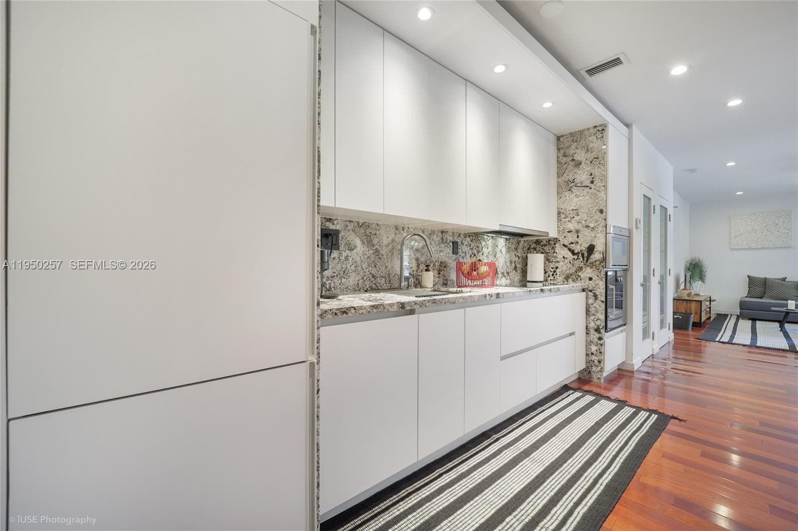 TRIBECA CONDO · #24 in Miami Beach - Photo 7