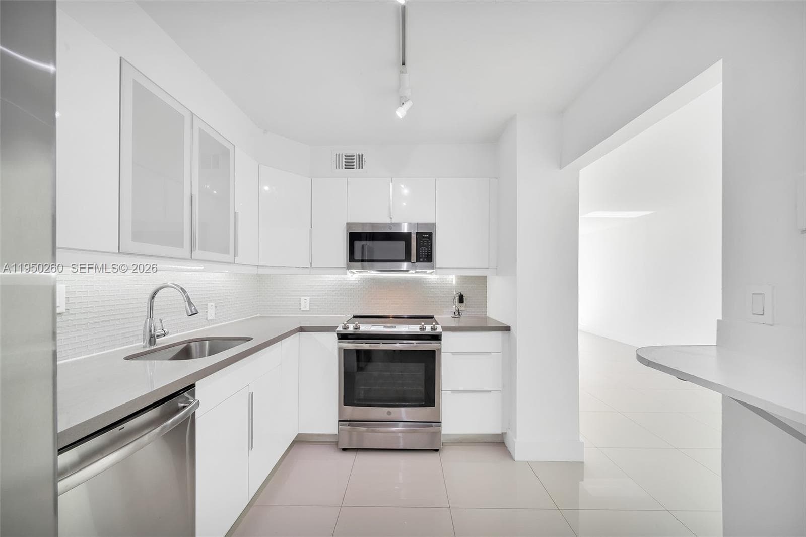 ARLEN HOUSE EAST CONDO · #408 in Sunny Isles Beach - Photo 17