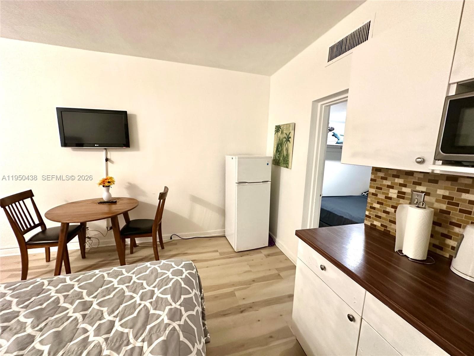 The Knights Inn · #2325 in Hallandale Beach - Photo 9